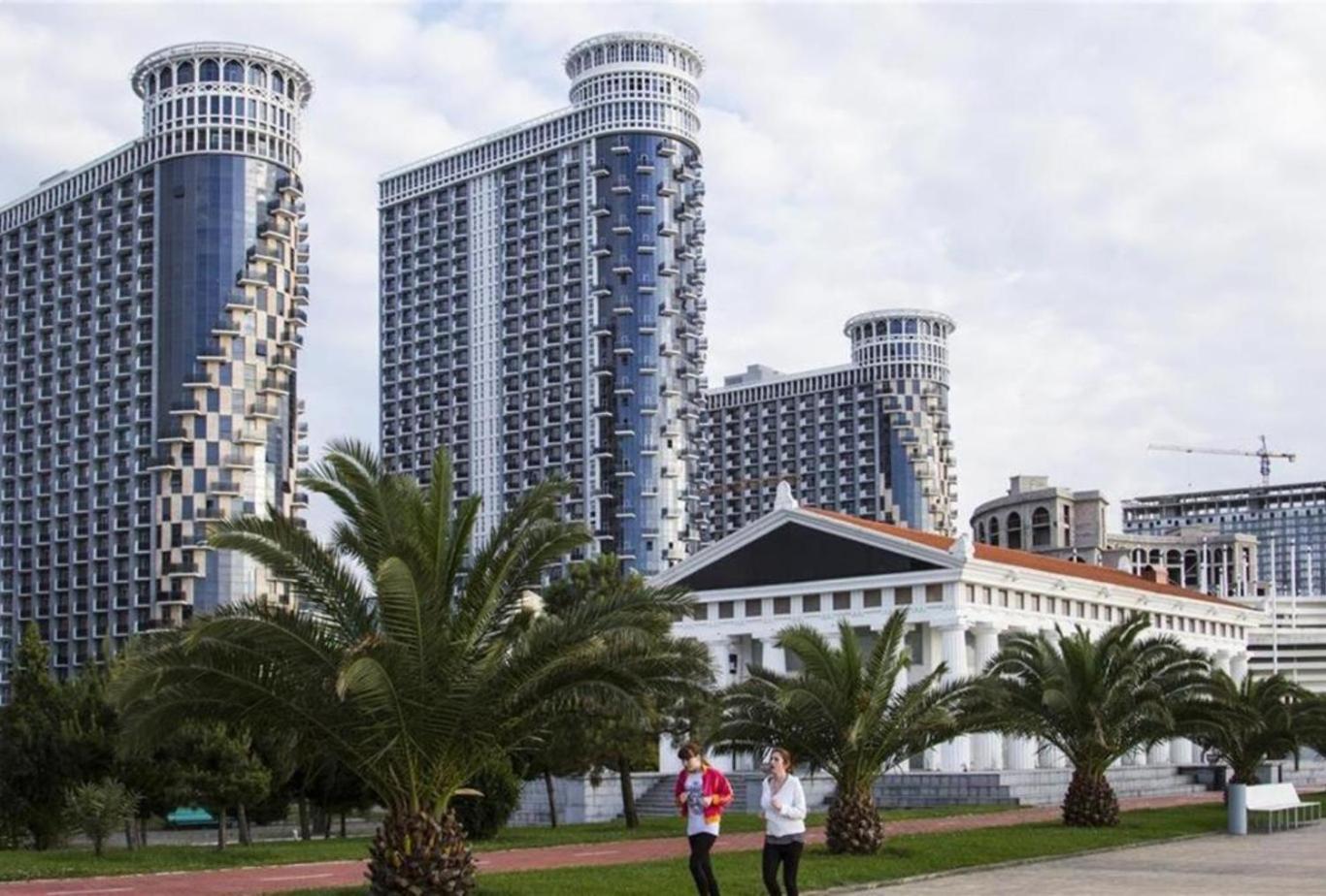 Orbi Sea Tower Apartment Batumi Esterno foto